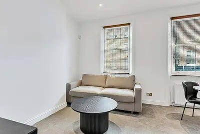 Image de A One-Bedroom Apartment Situated In Central London