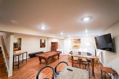 Image de Bar/Billiards/Lounge/Near Mass