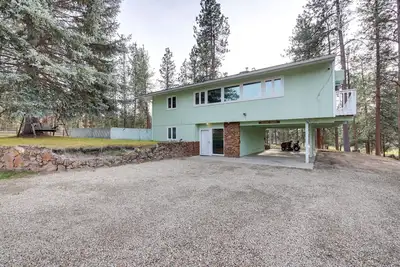 Image de Pet-Friendly Montana Abode w/ Balcony & Fireplace!