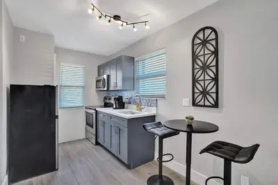 Image de Rustic 1br Apt in Ftl with Kitchen & Pool