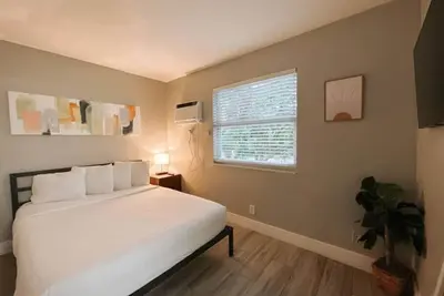 Image de Rustic Retreats Modern 1br in the heart of Fll