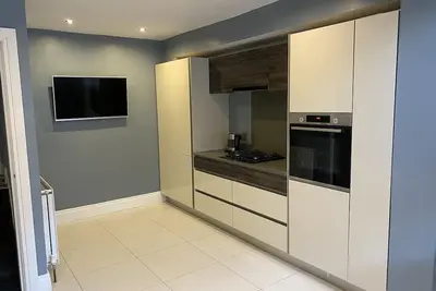 Image de Victorian House - South Belfast - Great transport - Lisburn Road - 3 double Beds