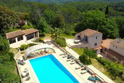 Image de Domaine de l’Issole 4★ Magnifique domaine provençal avec piscine, 18-24 pax.
