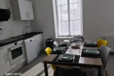 Image de A 500m du centre ville! Appartement en Rdc de 70m² entièrement rénové. Classé 3*