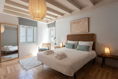 Image de Nouveau! Prime Riverside Duplex