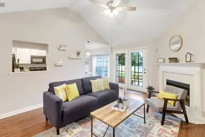 Image de Lake Retreat near Savannah