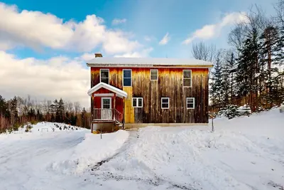 Image de Dog-friendly home with huge yard & fireplaces - near swimming hole, snowmobiling