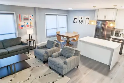 Image de Updated Spacious Home -Near Nwu- Hospitals+More