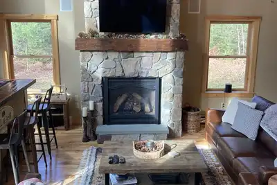 Image de Cozy 4 bed Ski Home Conveniently Located close to Mountain and Downtown