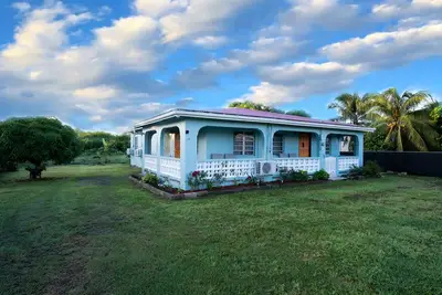 Image de Gorgeous Newly Renovated Home Centrally Located, Minutes From Shopping & Beaches