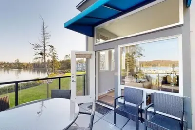 Absolute Oceanfront - Stunning Views From Every Room