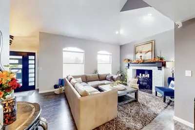 Image de New+Upscale+2Kings & 1Qu+Private-Hot-tub+Close to hospitals, restaurants, dining