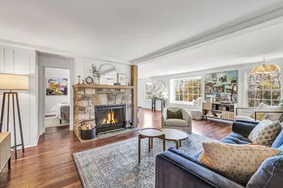 Image de The Art House: 5-Acre, Private Getaway with Fireplace