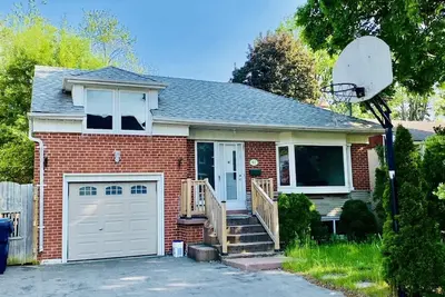 Image de Cozy house located in Toronto North York central business district. \n