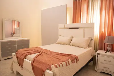 Image de Oasis Of Peace- Spacious 4 bedroom house w/garden!