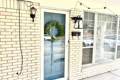 Image de job relocation, corporate travelers, travel techs, data center, 2br, 1. 5ba, 4 beds