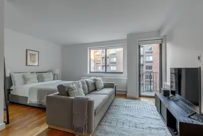Image de Clean Chelsea Studio w/ Gym & Doorman, nr Flatiron, by Blueground