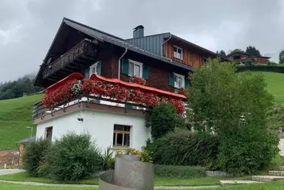 Image de Appartement \"Haus Schäfer Zita\" avec vue sur les montagnes, terrasse privée et Wi-Fi
