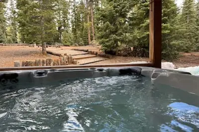 Image de Rustic Forest Retreat