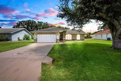 Image de Cozy 3/2 in the Middle of all the action\nSleeps 7  3 beds 2 bath & air mattress