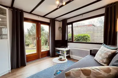 Image de Cosy 2-bedroom chalet, sleeps 4, nice garden with lawn