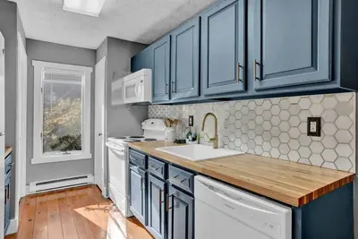 Image de Cozy & Comfy | Steps to Jack Frost Skiing & Golf