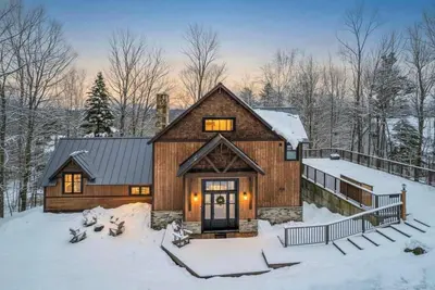 Idyllic 5-Br Chalet 1-min to Okemo