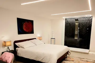Image de Luxury apartment 50 meters from the waterfront of Via Partenope and Castel dell'Ovo