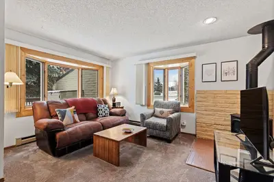 Image de Whistler Townhome Balsam 1 – Cozy 2br Mountain Retreat with Hot Tub Access!