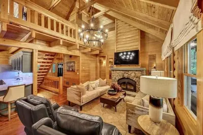 Peaceful, Waterfront Luxury Cabin w/ party dock & hot tub near new Olympic Park