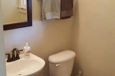 Image de Beautiful 3 Br Walking Distance to Uptown\n\n