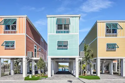 Image de Oceanview 2 bedroom with jaw-dropping views! Min 28-Day Reservation Required