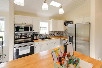 Image de Updated Comanche Home w/ Country Views!