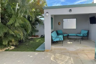 Image de Stylish and cheerful 3 bedrooms house with hot tub. Pet Friendly!