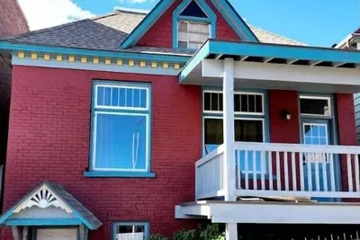 Image de Lovely 2 bedroom house in historic uptown Butte\n\n