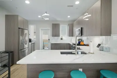 Image de Beautiful Townhome - fully furnished with home gym and hot tub!