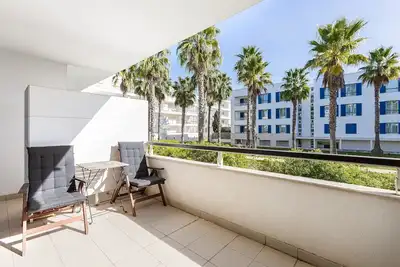 Image de 🌊 Stunning Marina Apartment | Pool, Views & Prime Location 🌴