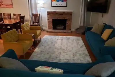 Image de Close to Downtown Reno, easy drive to Tahoe, spacious house overlooking Reno!