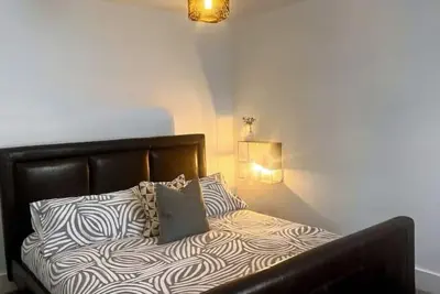 Image de Pet Friendly Central Exeter 2 Br Flat w/ courtyard