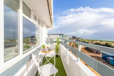 Image de Breath Taking Sea View 2 bedroom Sleeps 6- Parking