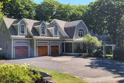 Image de Stunning Custom Home w/Hot Tub