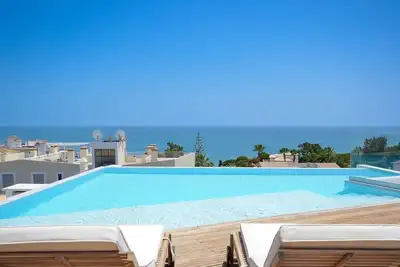 Image de Luxury 3 Bed Penthouse Apt, Olhos de Água (At20)