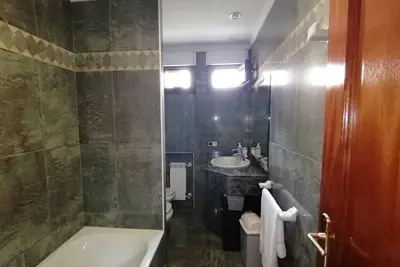 Chalet Ideal Llanes- Centro, con Jardín, Garaje Para 4 Vehículos