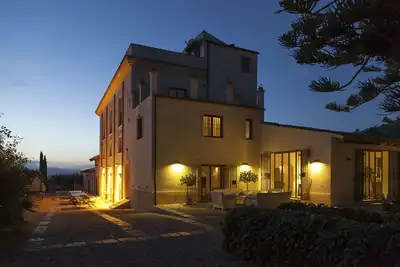 Villa à Gaffe avec 19 chambres à coucher, 36 couchages