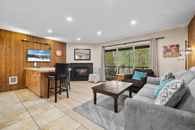 Image de Mbv 109 | Mt Bachelor Village Resort, pool hot tub