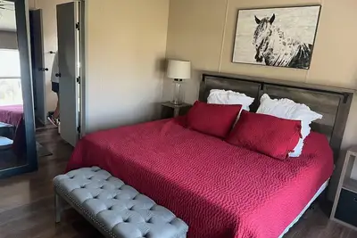 Image de Country home with beautiful views and access to hiking, biking, and horse trails