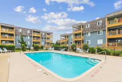 Image de Tidewater Star -- Updated 2nd Floor Condo with Ocean Views and Pool