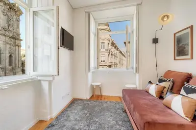 Image de 3 Central Flats w/ Balcony | Clérigos by HostWise