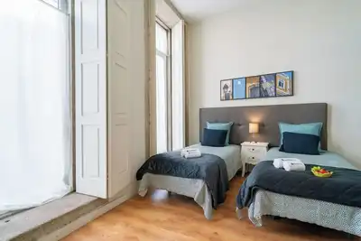 Image de Live like a local in the heart of Porto! <br><br>This 8 private rooms in a. . .