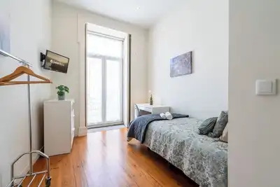 Image de Live like a local in the heart of Porto! <br><br>This 7 private rooms in a. . .